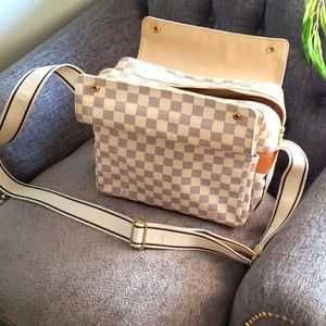 Louis Vuitton Cross body Messenger
